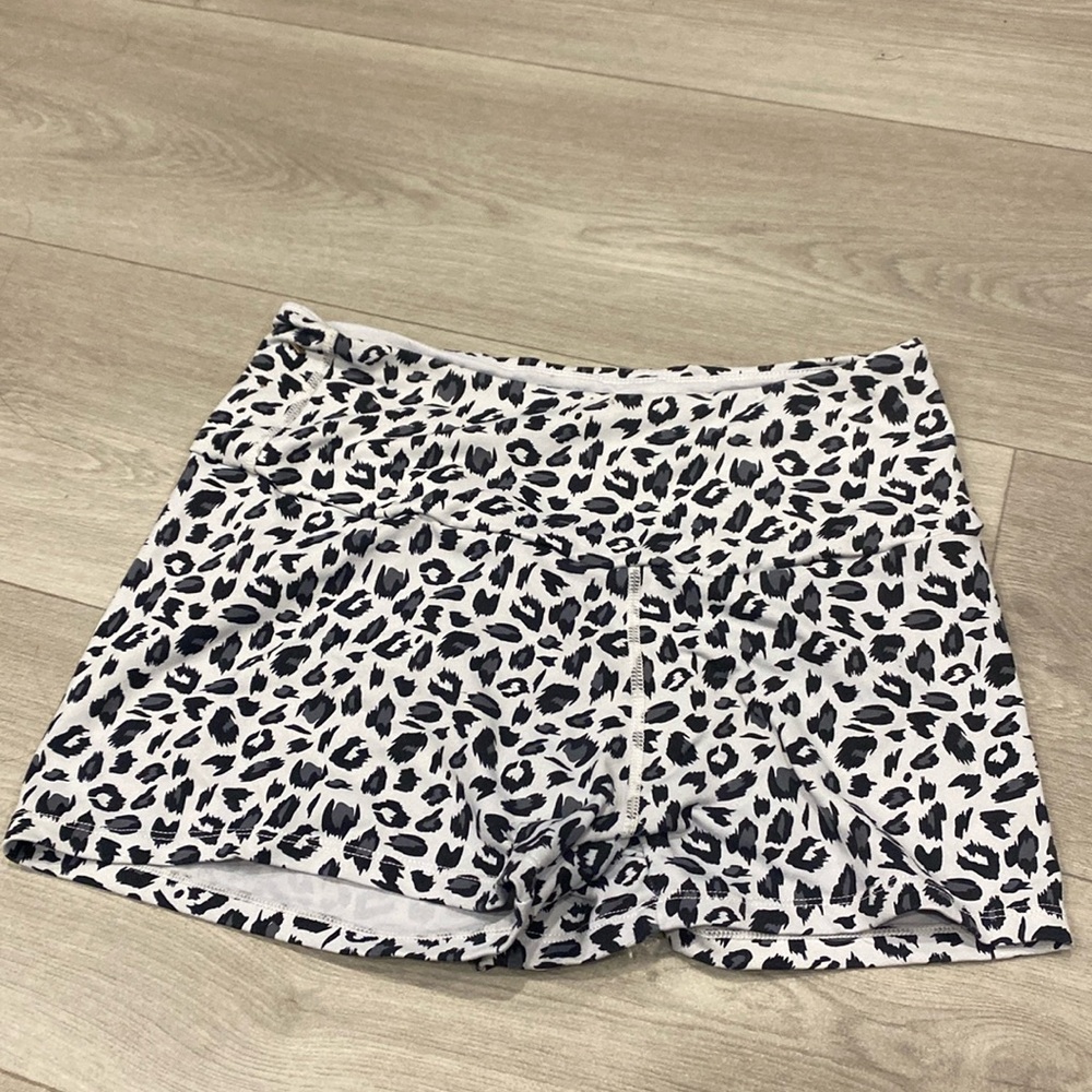 Ryderwesr cute cheetah print shorts